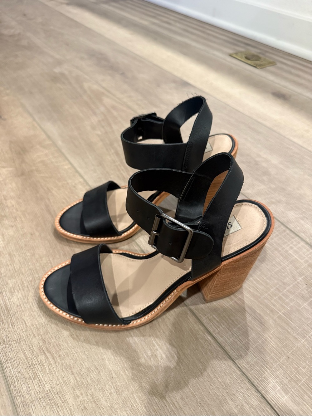 Steve Madden Black Leather Block Heel Sandals with Wood-Tone Heel